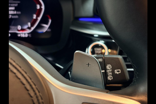 BMW 5 Serie Touring 520i Business Edition Plus M-pakket Hud Navi DAB Carplay Trekhaak Stoelverw. Memory Virtual Matrix ACC