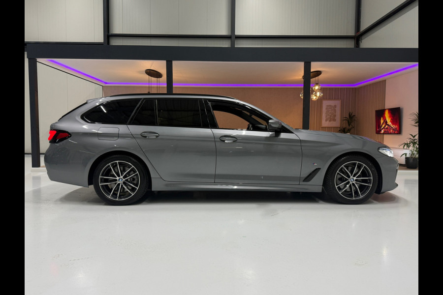 BMW 5 Serie Touring 520i Business Edition Plus M-pakket Hud Navi DAB Carplay Trekhaak Stoelverw. Memory Virtual Matrix ACC