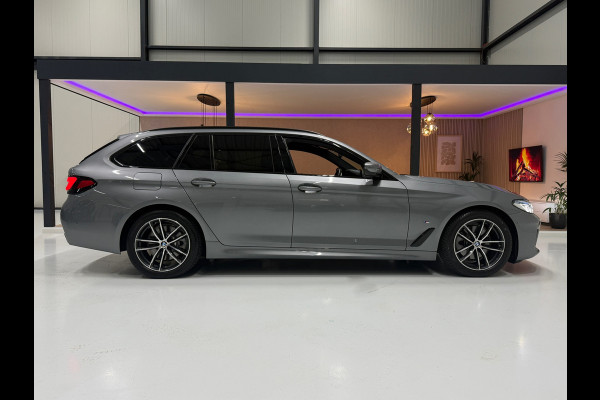 BMW 5 Serie Touring 520i Business Edition Plus M-pakket Hud Navi DAB Carplay Trekhaak Stoelverw. Memory Virtual Matrix ACC