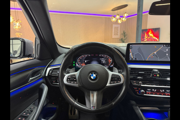 BMW 5 Serie Touring 520i Business Edition Plus M-pakket Hud Navi DAB Carplay Trekhaak Stoelverw. Memory Virtual Matrix ACC