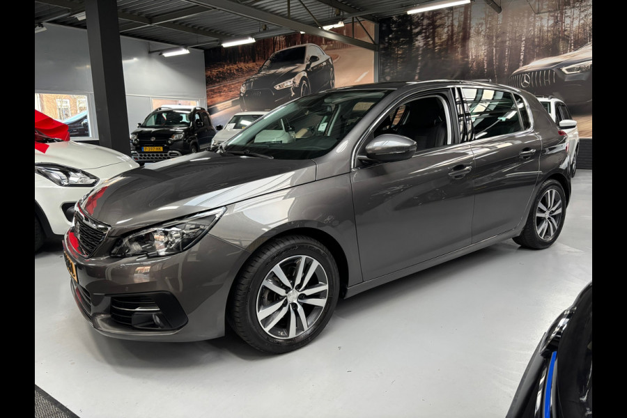 Peugeot 308 1.2 PureTech Allure / Carplay / 130Pk