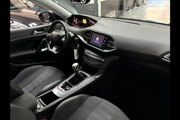 Peugeot 308 1.2 PureTech Allure / Carplay / 130Pk