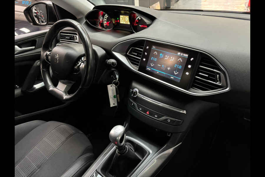 Peugeot 308 1.2 PureTech Allure / Carplay / 130Pk