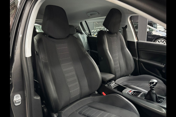 Peugeot 308 1.2 PureTech Allure / Carplay / 130Pk