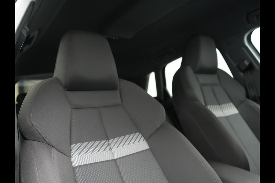 Audi A3 Sportback 40 TFSI e Advanced edition Plug In Hybrid 204pk Dealer O.H. PHEV | Camera | Keyless | Sportstoelen Verwarmd | Sfeerverlichting | Apple Carplay | LED Koplampen | Virtual | Navigatie | DAB |
