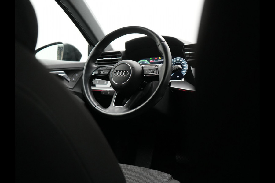 Audi A3 Sportback 40 TFSI e Advanced edition Plug In Hybrid 204pk Dealer O.H. PHEV | Camera | Keyless | Sportstoelen Verwarmd | Sfeerverlichting | Apple Carplay | LED Koplampen | Virtual | Navigatie | DAB |