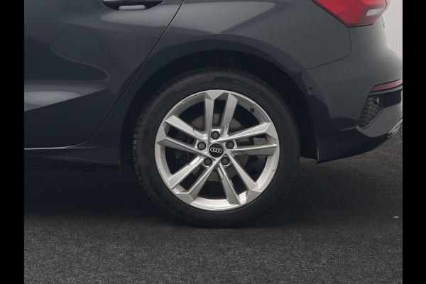 Audi A3 Sportback 40 TFSI e Advanced edition Plug In Hybrid 204pk Dealer O.H. PHEV | Camera | Keyless | Sportstoelen Verwarmd | Sfeerverlichting | Apple Carplay | LED Koplampen | Virtual | Navigatie | DAB |