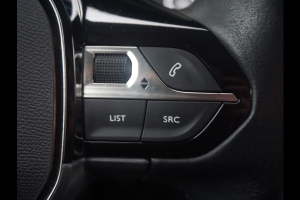 Peugeot 2008 1.2 PureTech Allure Pack All seasonbanden