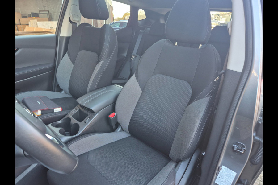 Nissan QASHQAI 1.3 DIG-T N-Connecta DCT-7 Pano, Navi, Camera,