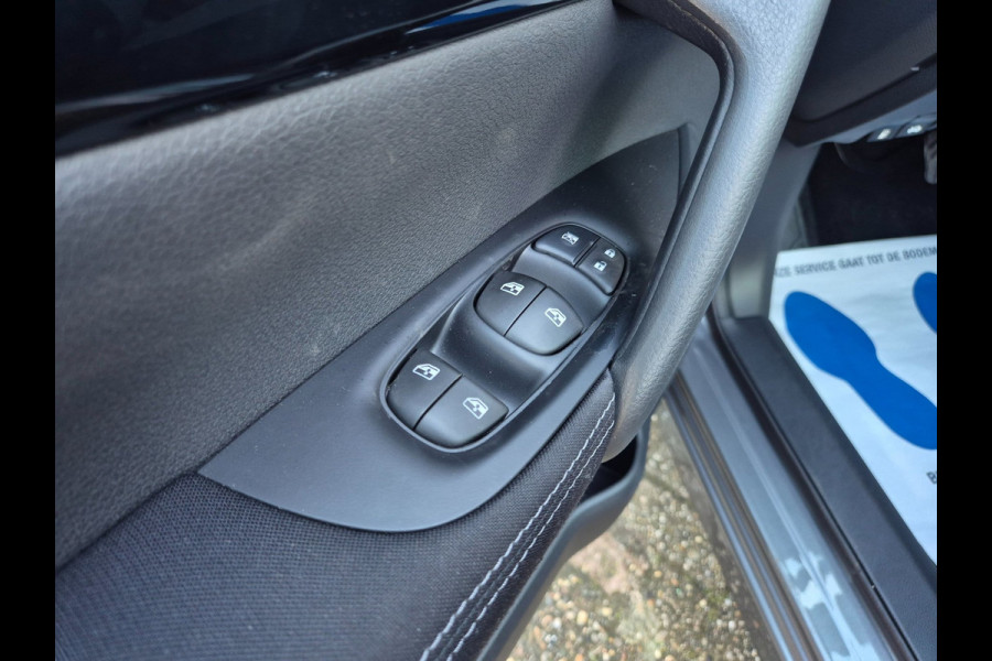 Nissan QASHQAI 1.3 DIG-T N-Connecta DCT-7 Pano, Navi, Camera,