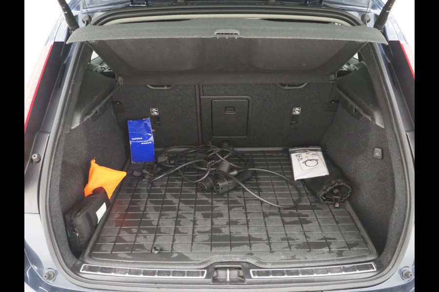 Volvo XC40 1.5 T5 Recharge Inscription | Styling Kit | Panoramadak | Pilot Assist | Harman/Kardon | Leder | Keyless | 360
