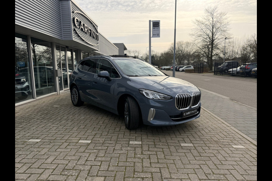 BMW 2 Serie Active Tourer 225e xDrive 245 Pk / Navi / Panoramadak / Climate / Cruise / Camera / Harman Kardon / Voll Leder.
