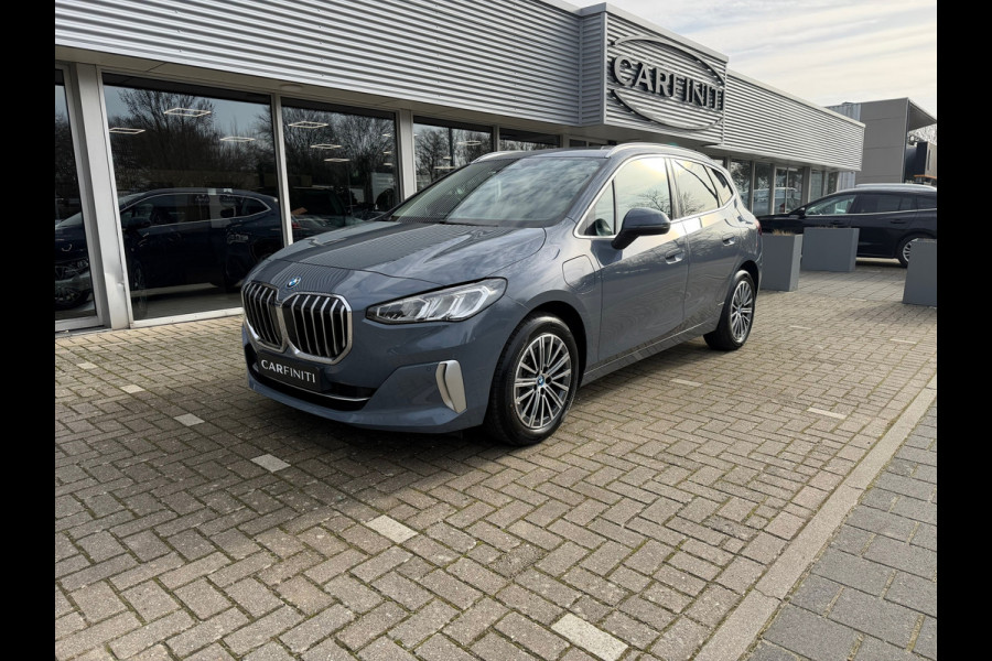 BMW 2 Serie Active Tourer 225e xDrive 245 Pk / Navi / Panoramadak / Climate / Cruise / Camera / Harman Kardon / Voll Leder.