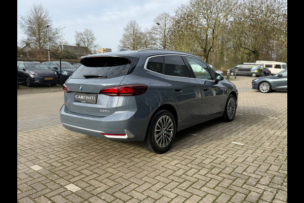 BMW 2 Serie Active Tourer 225e xDrive 245 Pk / Navi / Panoramadak / Climate / Cruise / Camera / Harman Kardon / Voll Leder.