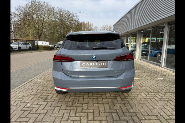 BMW 2 Serie Active Tourer 225e xDrive 245 Pk / Navi / Panoramadak / Climate / Cruise / Camera / Harman Kardon / Voll Leder.