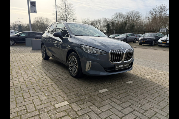 BMW 2 Serie Active Tourer 225e xDrive 245 Pk / Navi / Panoramadak / Climate / Cruise / Camera / Harman Kardon / Voll Leder.