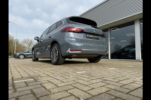 BMW 2 Serie Active Tourer 225e xDrive 245 Pk / Navi / Panoramadak / Climate / Cruise / Camera / Harman Kardon / Voll Leder.