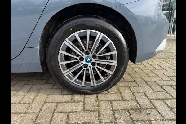 BMW 2 Serie Active Tourer 225e xDrive 245 Pk / Navi / Panoramadak / Climate / Cruise / Camera / Harman Kardon / Voll Leder.