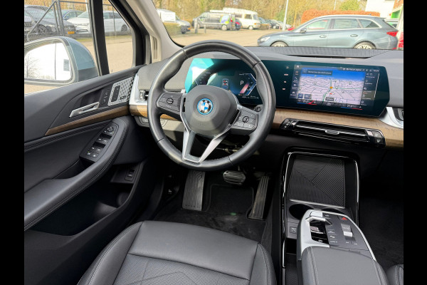 BMW 2 Serie Active Tourer 225e xDrive 245 Pk / Navi / Panoramadak / Climate / Cruise / Camera / Harman Kardon / Voll Leder.