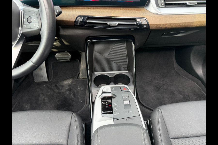 BMW 2 Serie Active Tourer 225e xDrive 245 Pk / Navi / Panoramadak / Climate / Cruise / Camera / Harman Kardon / Voll Leder.