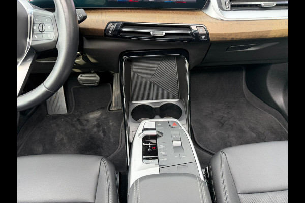 BMW 2 Serie Active Tourer 225e xDrive 245 Pk / Navi / Panoramadak / Climate / Cruise / Camera / Harman Kardon / Voll Leder.