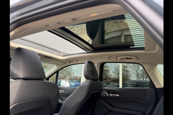 BMW 2 Serie Active Tourer 225e xDrive 245 Pk / Navi / Panoramadak / Climate / Cruise / Camera / Harman Kardon / Voll Leder.