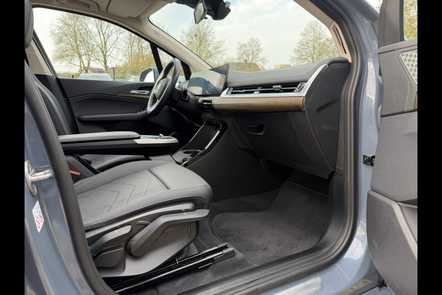 BMW 2 Serie Active Tourer 225e xDrive 245 Pk / Navi / Panoramadak / Climate / Cruise / Camera / Harman Kardon / Voll Leder.