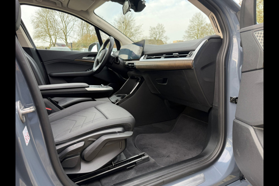 BMW 2 Serie Active Tourer 225e xDrive 245 Pk / Navi / Panoramadak / Climate / Cruise / Camera / Harman Kardon / Voll Leder.
