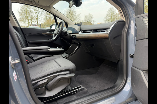 BMW 2 Serie Active Tourer 225e xDrive 245 Pk / Navi / Panoramadak / Climate / Cruise / Camera / Harman Kardon / Voll Leder.