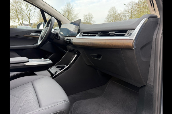 BMW 2 Serie Active Tourer 225e xDrive 245 Pk / Navi / Panoramadak / Climate / Cruise / Camera / Harman Kardon / Voll Leder.