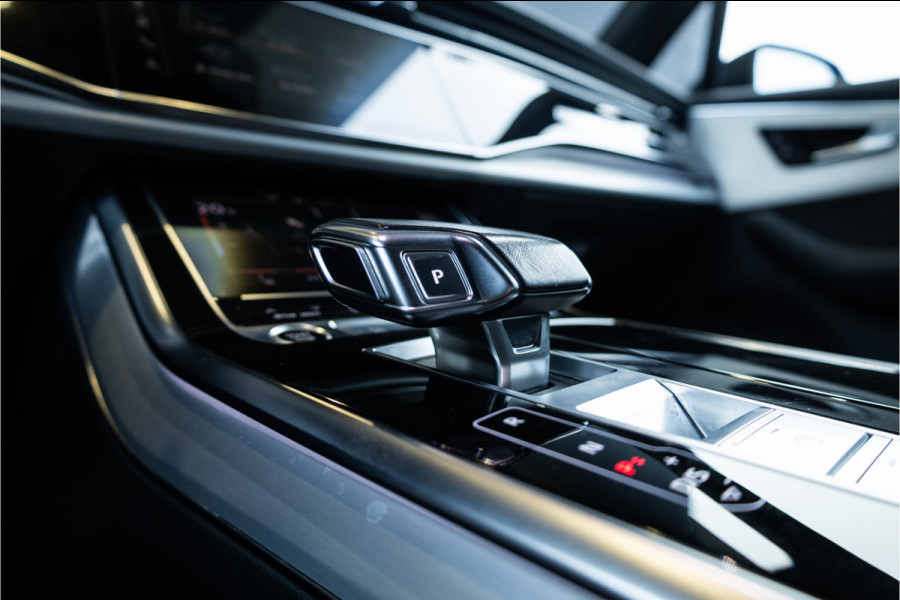 Audi Q7 55 TFSI e quattro Pro Line S - S Line | Panorama | Luchtvering | Keyless | Camera
