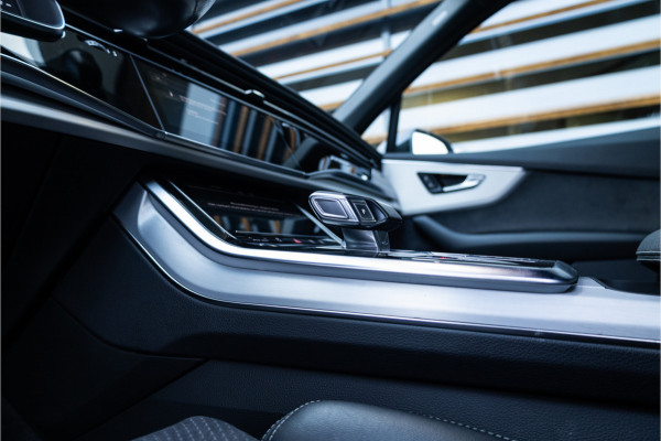 Audi Q7 55 TFSI e quattro Pro Line S - S Line | Panorama | Luchtvering | Keyless | Camera