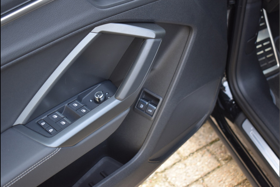 Audi Q3 Sportback 45 TFSI e S-Line 245 Pk Pano RSQ3 Leder Keyless Navi 21 Inch