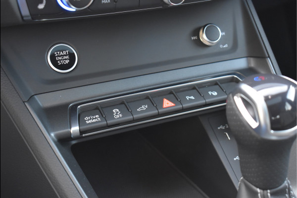 Audi Q3 Sportback 45 TFSI e S-Line 245 Pk Pano RSQ3 Leder Keyless Navi 21 Inch