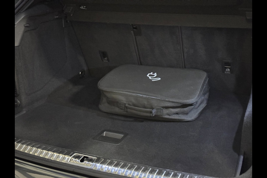 Audi Q3 45 TFSI e 3X S-LINE | LED | TREKHAAK | HYBRIDE