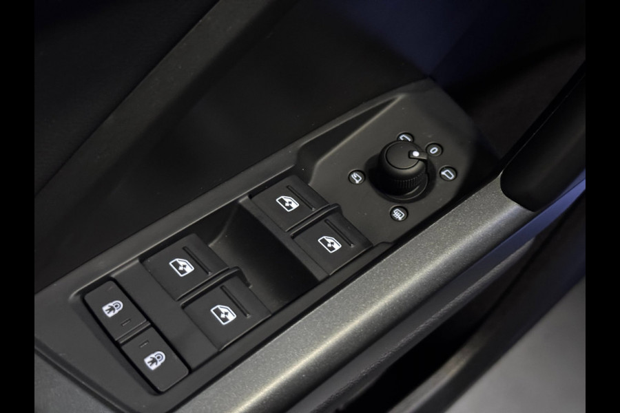 Audi Q3 45 TFSI e 3X S-LINE | LED | TREKHAAK | HYBRIDE