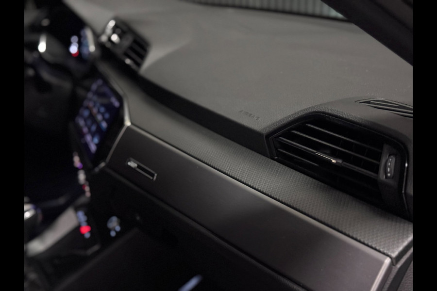 Audi Q3 45 TFSI e 3X S-LINE | LED | TREKHAAK | HYBRIDE