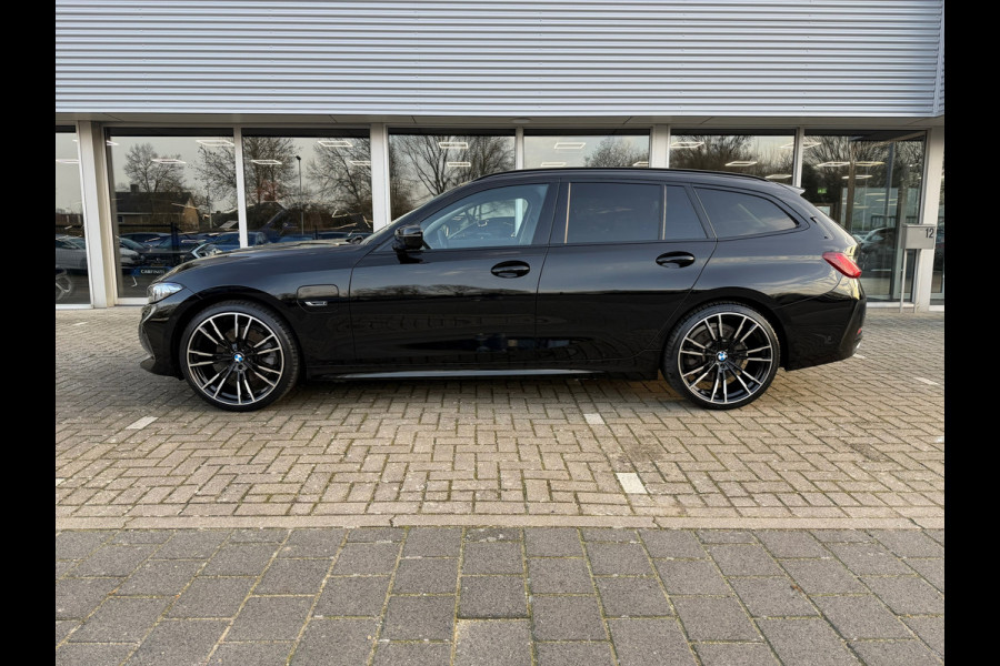 BMW 3 Serie Touring 320e FACELIFT / Navi / Cruise / Camera / Climate / Trekhaak / 20" Breedset.