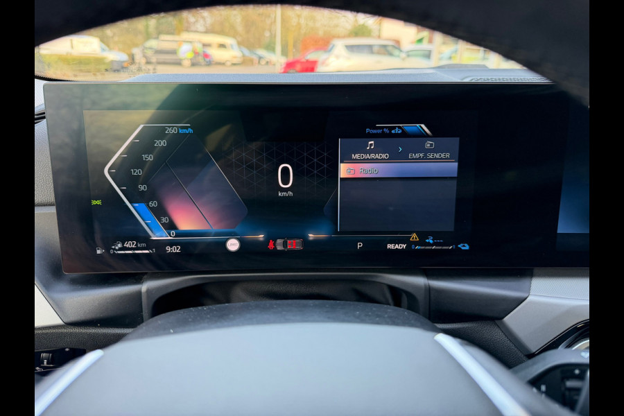 BMW 3 Serie Touring 320e FACELIFT / Navi / Cruise / Camera / Climate / Trekhaak / 20" Breedset.