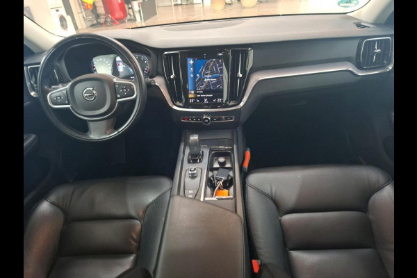 Volvo V60 2.0 B3 Momentum Advantage NL-AUTO | NAVI | LEDER