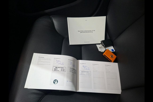 Volvo V60 2.0 B3 Momentum Advantage NL-AUTO | NAVI | LEDER