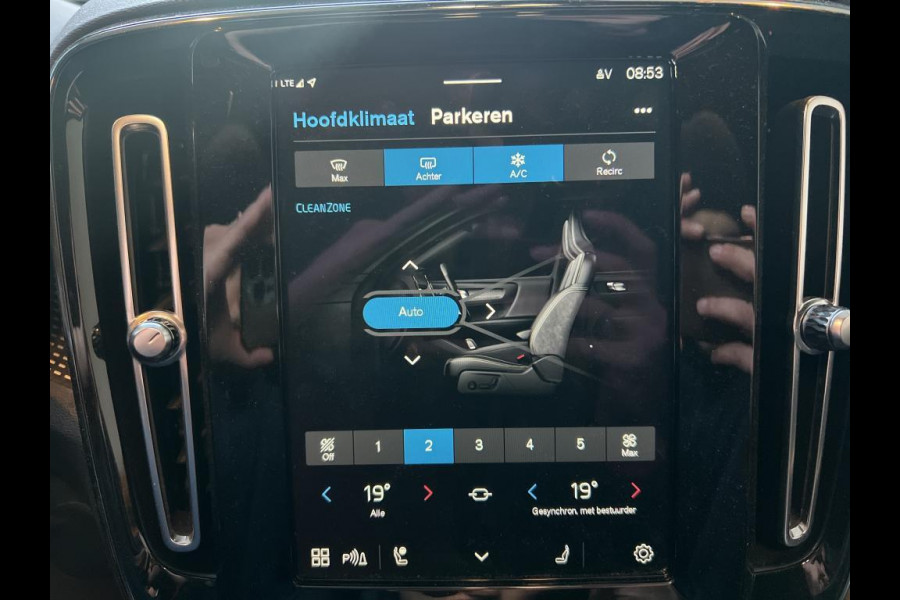 Volvo XC40 Recharge P8 AWD R-Design NL-AUTO | TREKHAAK | GOOGLE NAVI