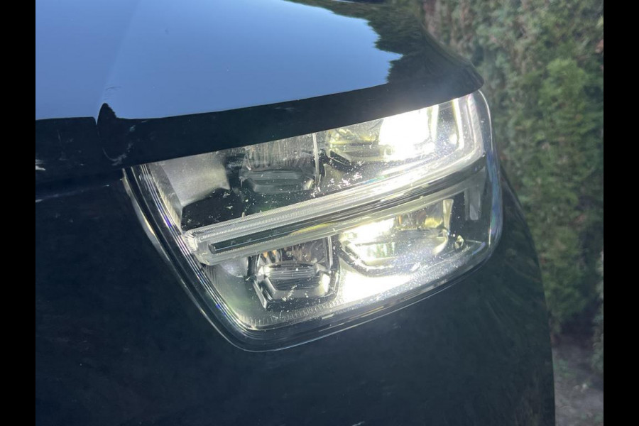 Volvo XC40 Recharge P8 AWD R-Design NL-AUTO | TREKHAAK | GOOGLE NAVI