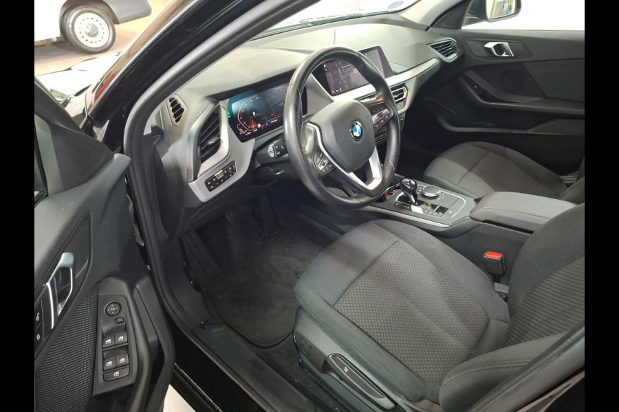 BMW 1-serie 118i Executive Edition NL-AUTO | NAVI |  CARPLAY