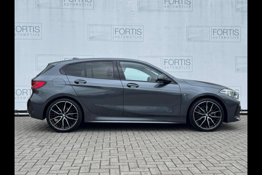 BMW 1-serie 118i High Executive M-PAKKET | NAVI | PDC | STOELVERWARMING | DEALDER ONDERH |
