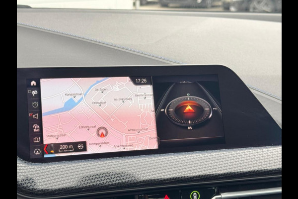 BMW 1-serie 118i High Executive M-PAKKET | NAVI | PDC | STOELVERWARMING | DEALDER ONDERH |