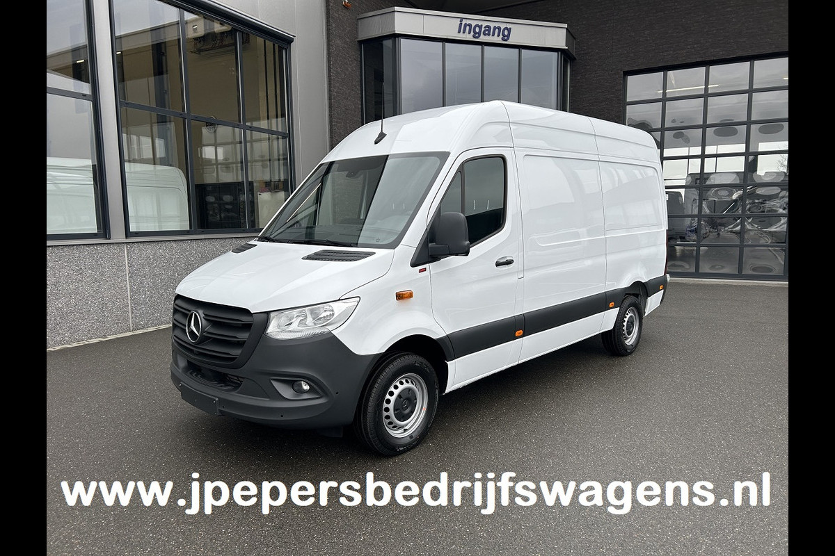Mercedes-Benz Sprinter 317 CDI L2 H2 Automaat / 360 Camera / MBUX / Navigatie / Cruise control / Airco / 270 Graden achterdeuren