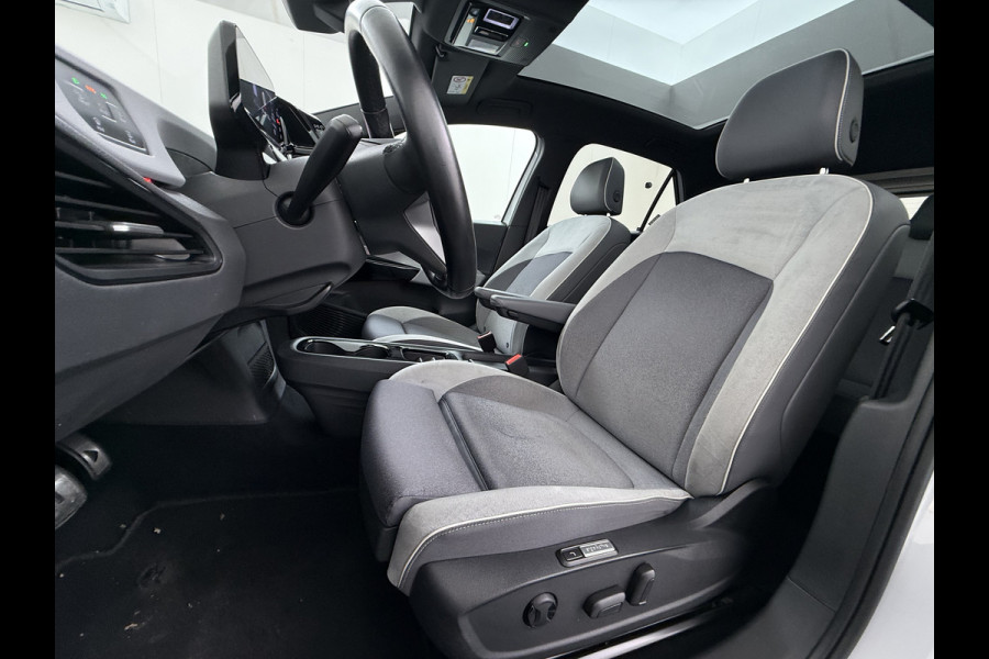 Volkswagen ID.3 First Max 62kWh SOH 91% Ergo Active Elek.Stoelen Panoramadak Adap.Cruise Camera Navi Ecc Keyless Advanced Head-Up Matrix-Led Lmv 20" Stuur+Stoelverwarming Led-a-licht dynamisch Apple Carplay/Android Auto Dodehoek detector Dealeronderhouden 1e Eigenaar Origineel Nederlandse Auto