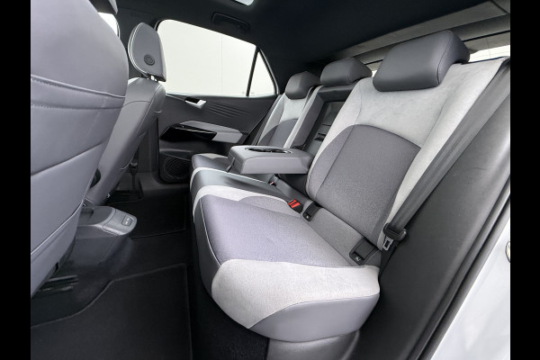 Volkswagen ID.3 First Max 62kWh SOH 91% Ergo Active Elek.Stoelen Panoramadak Adap.Cruise Camera Navi Ecc Keyless Advanced Head-Up Matrix-Led Lmv 20" Stuur+Stoelverwarming Led-a-licht dynamisch Apple Carplay/Android Auto Dodehoek detector Dealeronderhouden 1e Eigenaar Origineel Nederlandse Auto