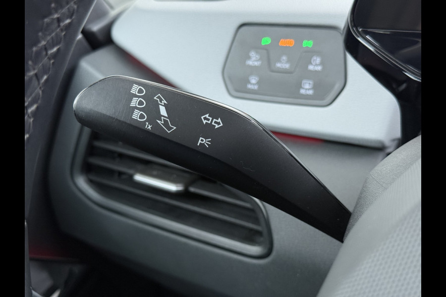 Volkswagen ID.3 First Max 62kWh SOH 91% Ergo Active Elek.Stoelen Panoramadak Adap.Cruise Camera Navi Ecc Keyless Advanced Head-Up Matrix-Led Lmv 20" Stuur+Stoelverwarming Led-a-licht dynamisch Apple Carplay/Android Auto Dodehoek detector Dealeronderhouden 1e Eigenaar Origineel Nederlandse Auto